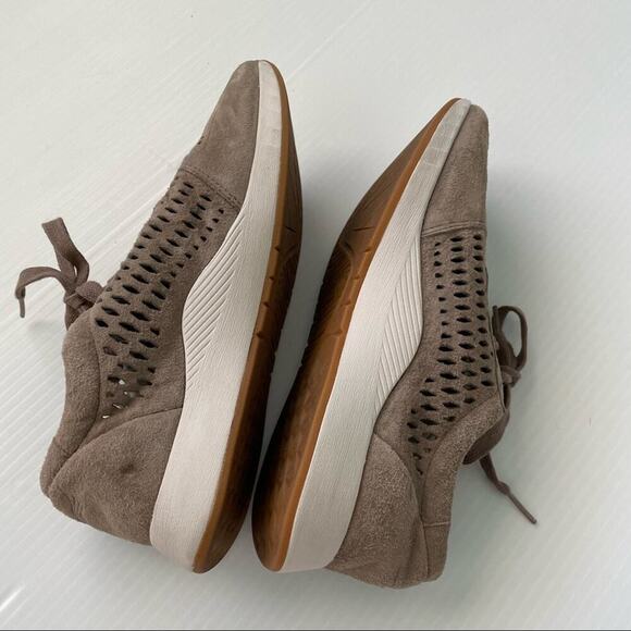 Dansko Charlie sneaker women’s tan perforated style pattern lace-up sz 38 /7.5-8 - Picture 5 of 12